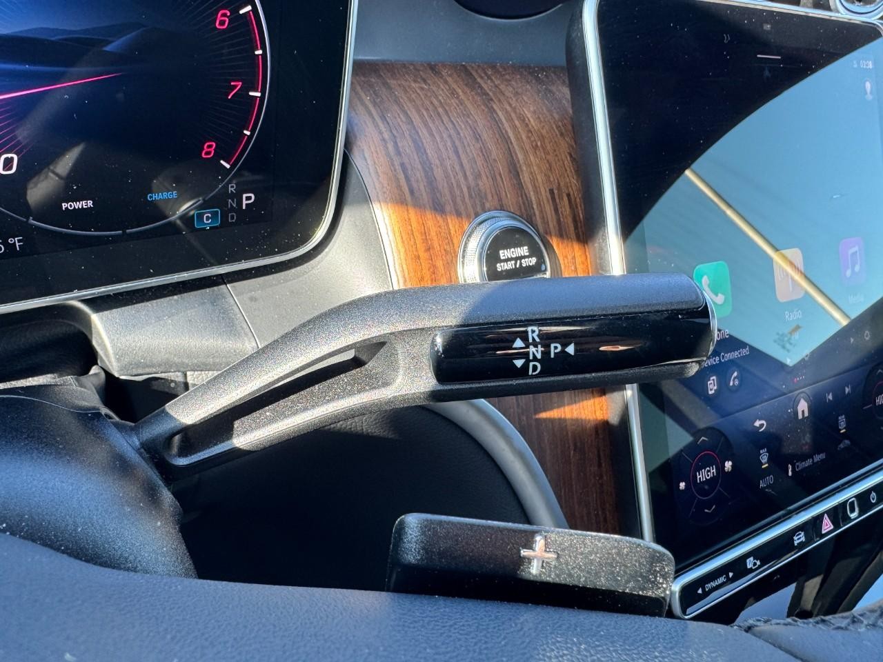 Mercedes-Benz GLC Vehicle Full-screen Gallery Image 33