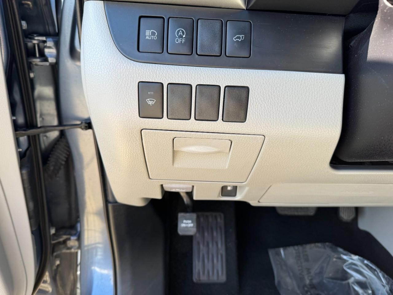 Toyota Highlander Vehicle Full-screen Gallery Image 31