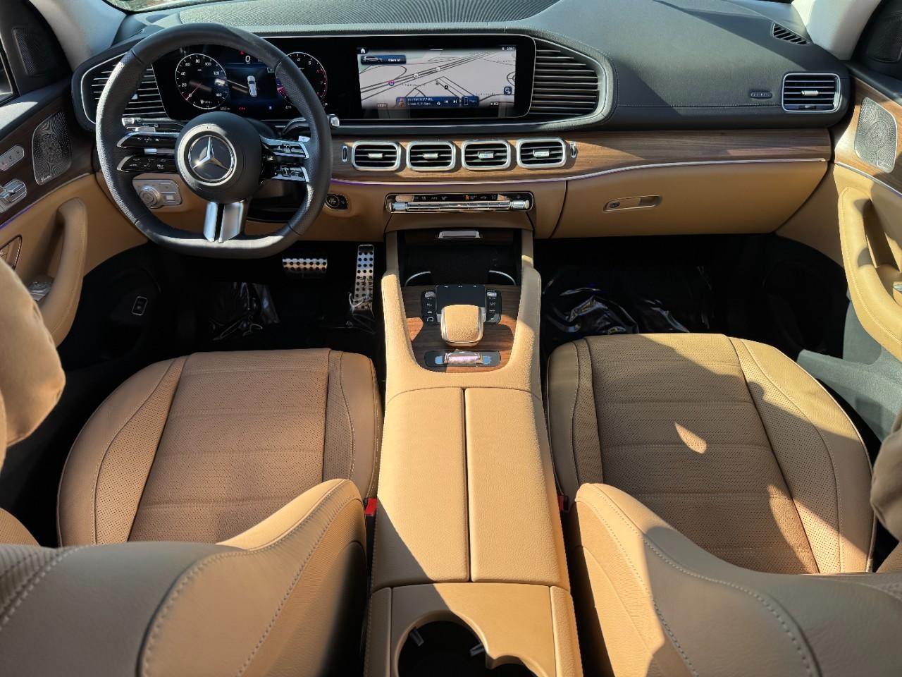 Mercedes-Benz GLS Vehicle Full-screen Gallery Image 15