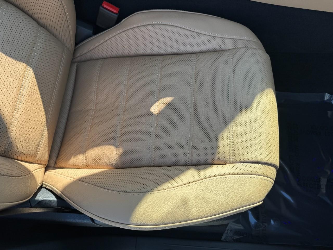 Mercedes-Benz GLS Vehicle Full-screen Gallery Image 22