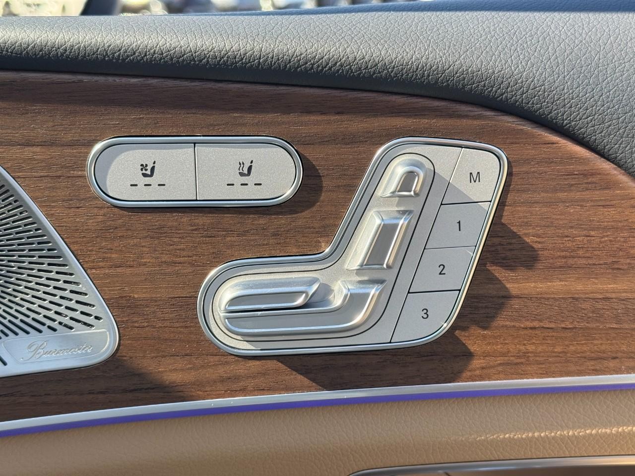 Mercedes-Benz GLS Vehicle Full-screen Gallery Image 23