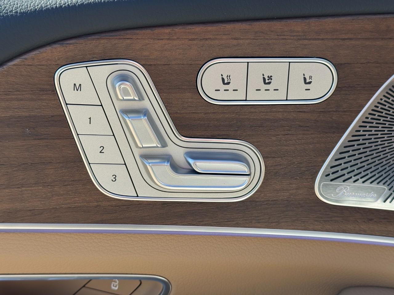 Mercedes-Benz GLS Vehicle Full-screen Gallery Image 27