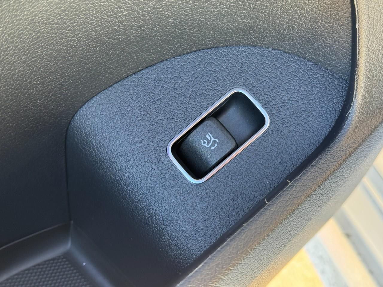 Mercedes-Benz GLS Vehicle Full-screen Gallery Image 30