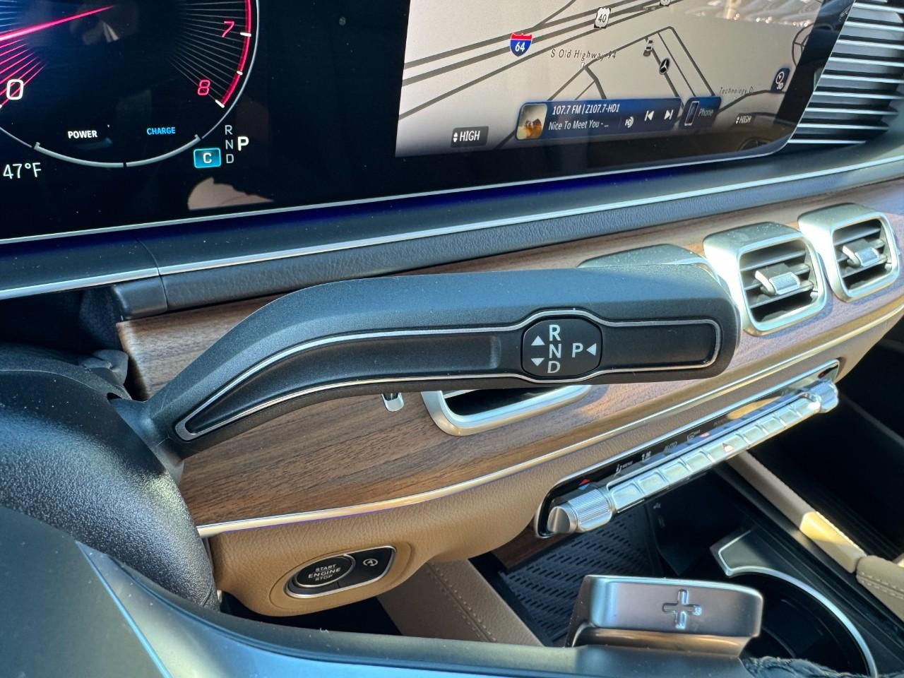 Mercedes-Benz GLS Vehicle Full-screen Gallery Image 36