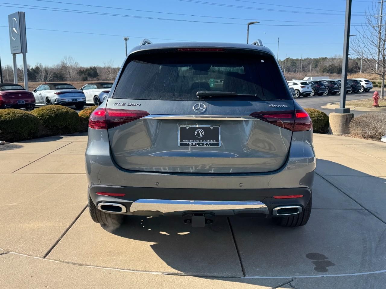 Mercedes-Benz GLE Vehicle Full-screen Gallery Image 9