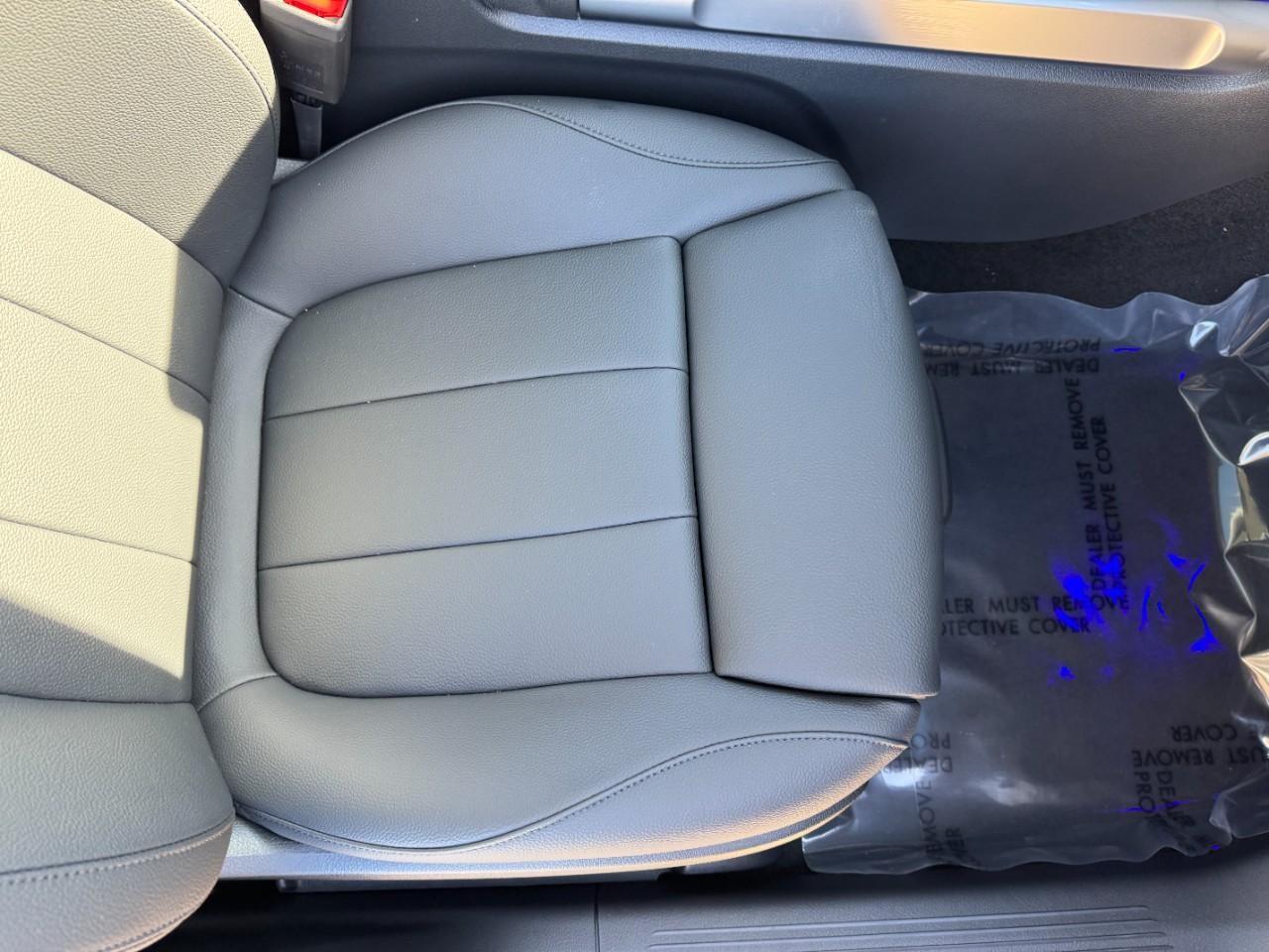 Mercedes-Benz GLB Vehicle Full-screen Gallery Image 17