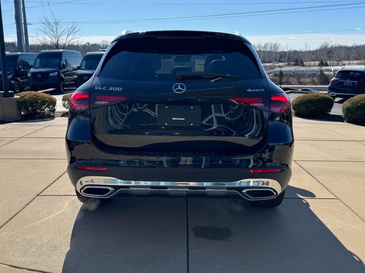 Mercedes-Benz GLC Vehicle Full-screen Gallery Image 9