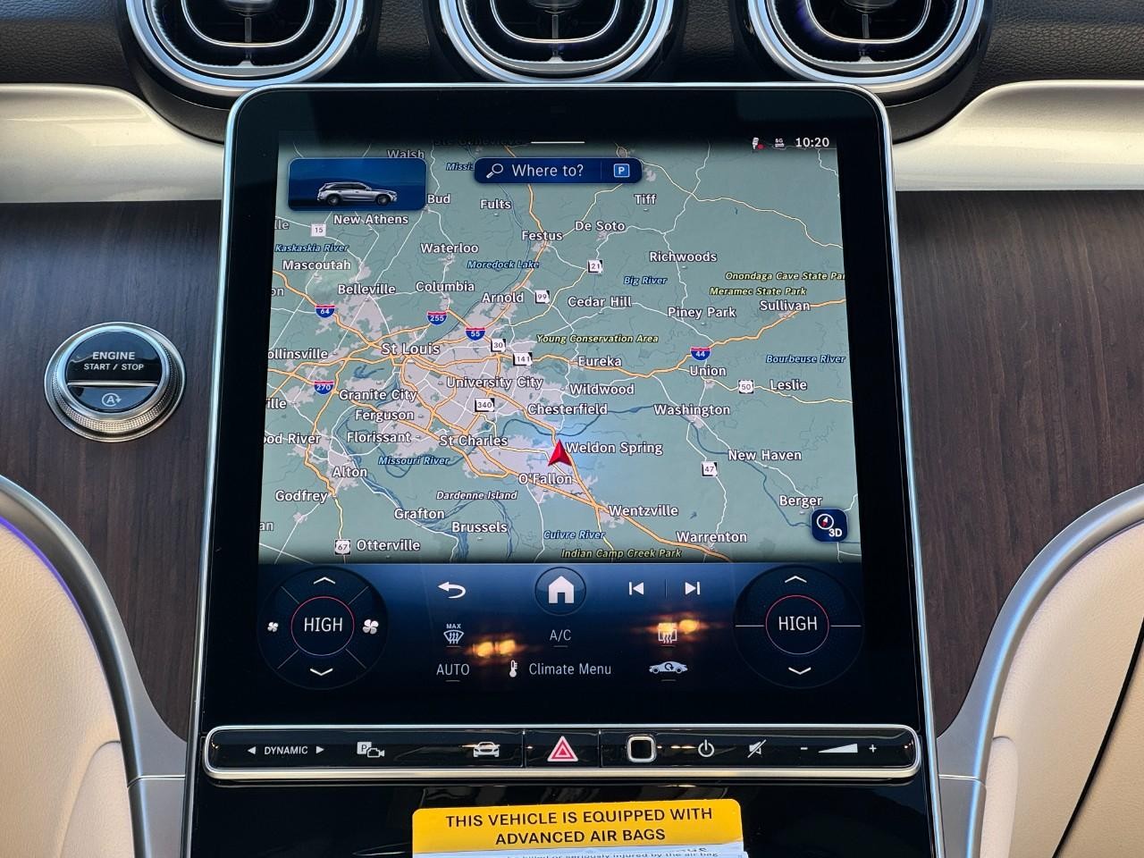 Mercedes-Benz GLC Vehicle Full-screen Gallery Image 14