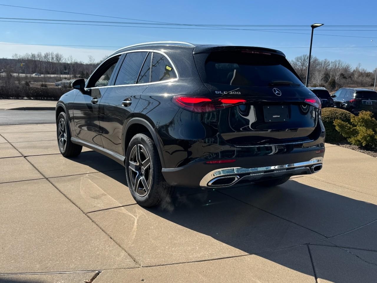 Mercedes-Benz GLC Vehicle Full-screen Gallery Image 3