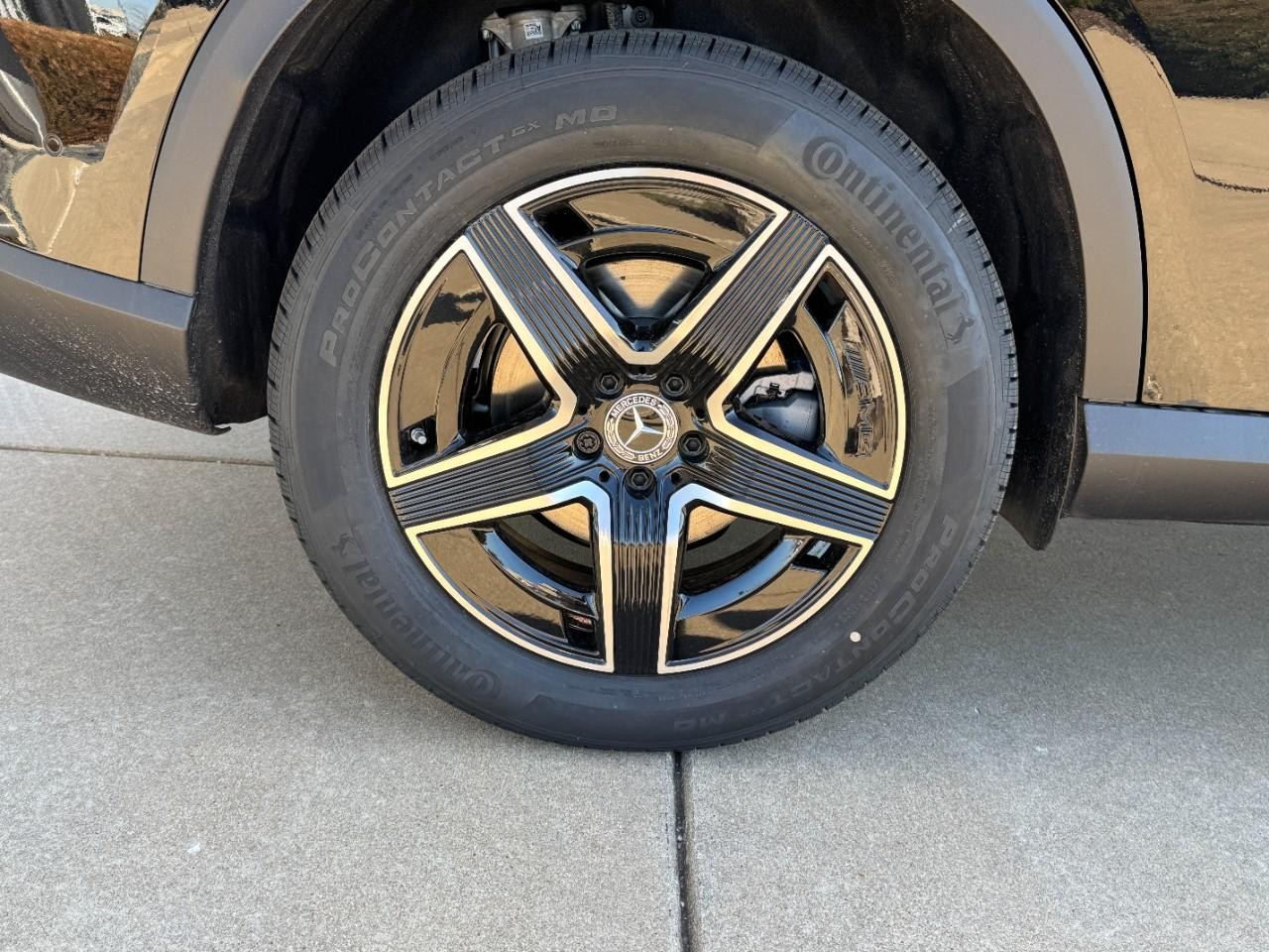 Mercedes-Benz GLC Vehicle Full-screen Gallery Image 5