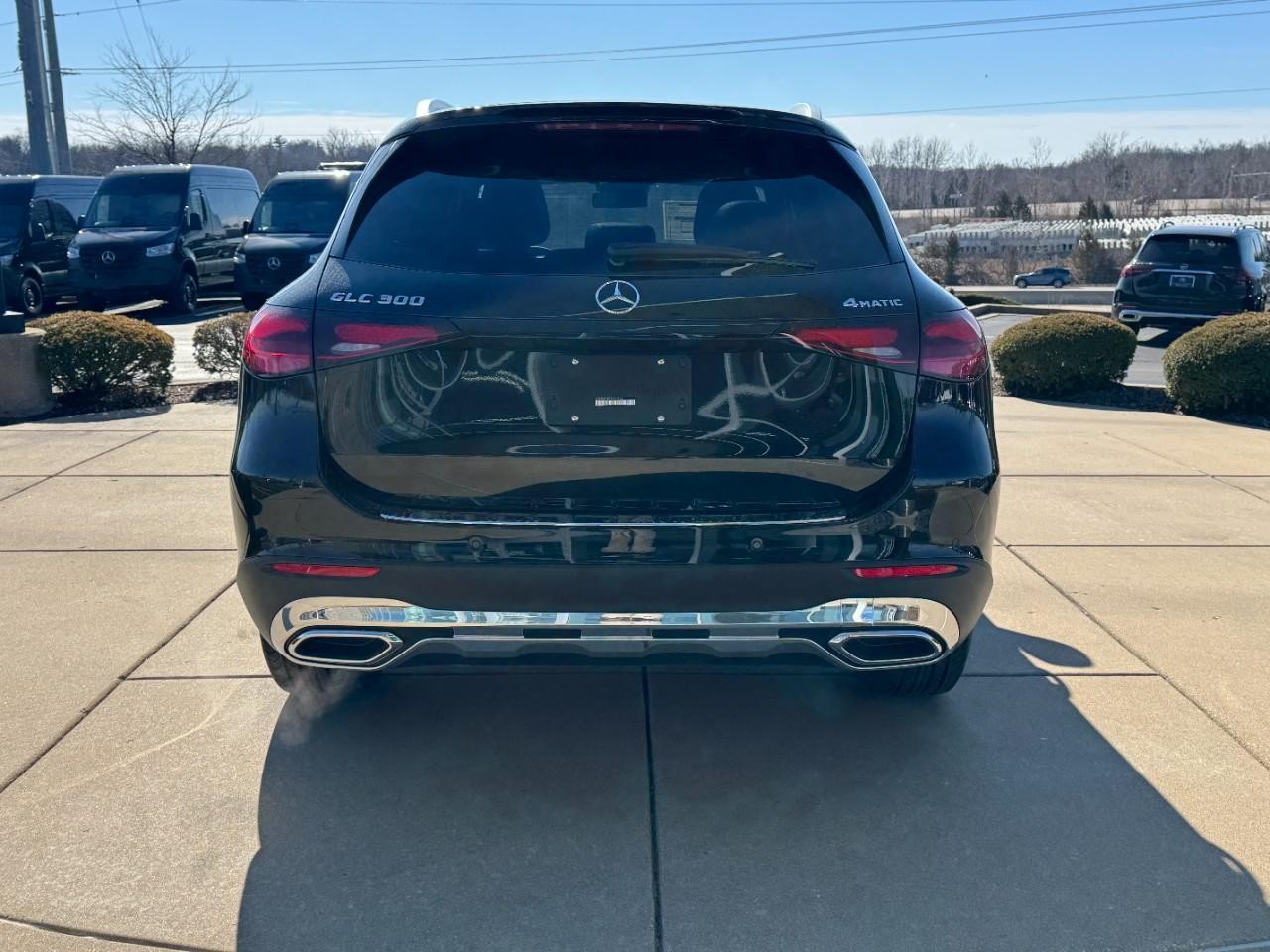 Mercedes-Benz GLC Vehicle Full-screen Gallery Image 9
