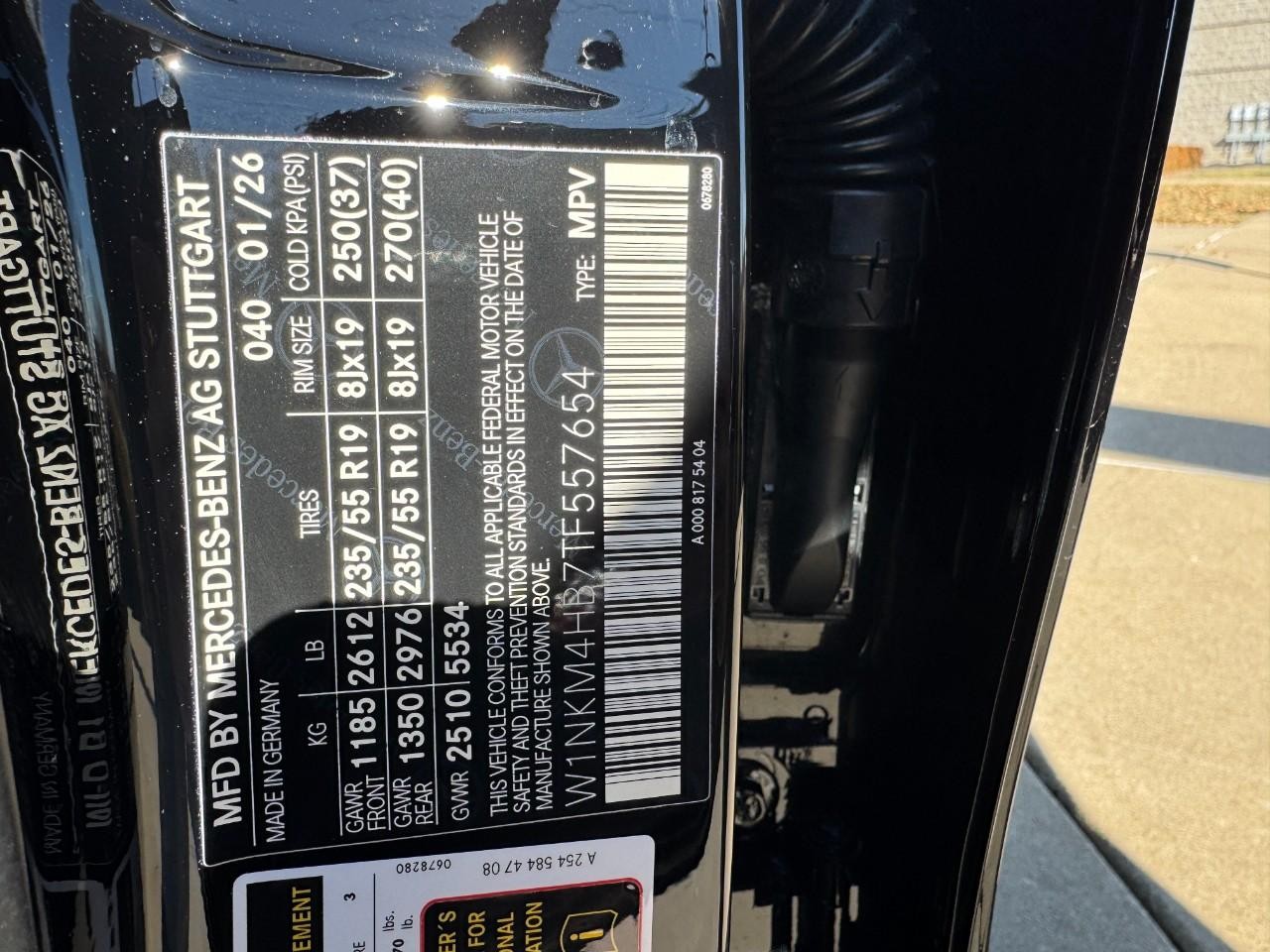 Mercedes-Benz GLC Vehicle Full-screen Gallery Image 35