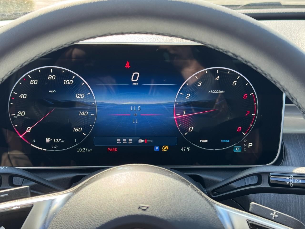 Mercedes-Benz C-Class Vehicle Full-screen Gallery Image 31