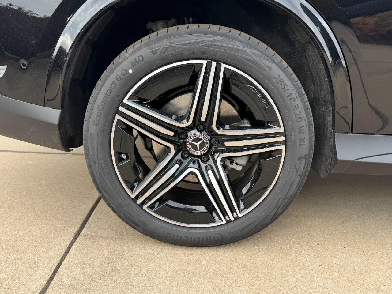 Mercedes-Benz GLC Vehicle Full-screen Gallery Image 5