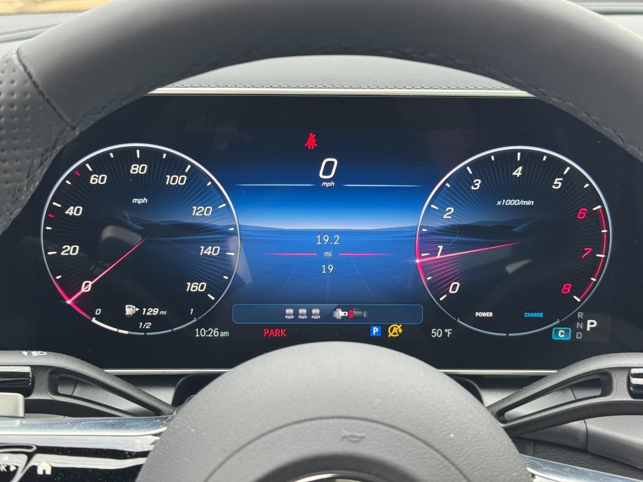 Mercedes-Benz GLC Vehicle Full-screen Gallery Image 32