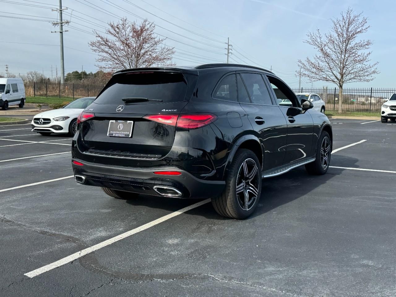 Mercedes-Benz GLC Vehicle Full-screen Gallery Image 4