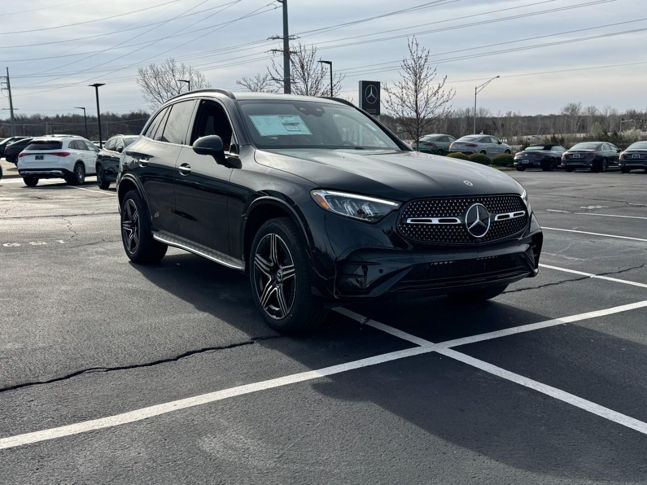 Mercedes-Benz GLC Vehicle Full-screen Gallery Image 6