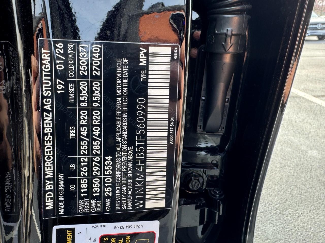 Mercedes-Benz GLC Vehicle Full-screen Gallery Image 35