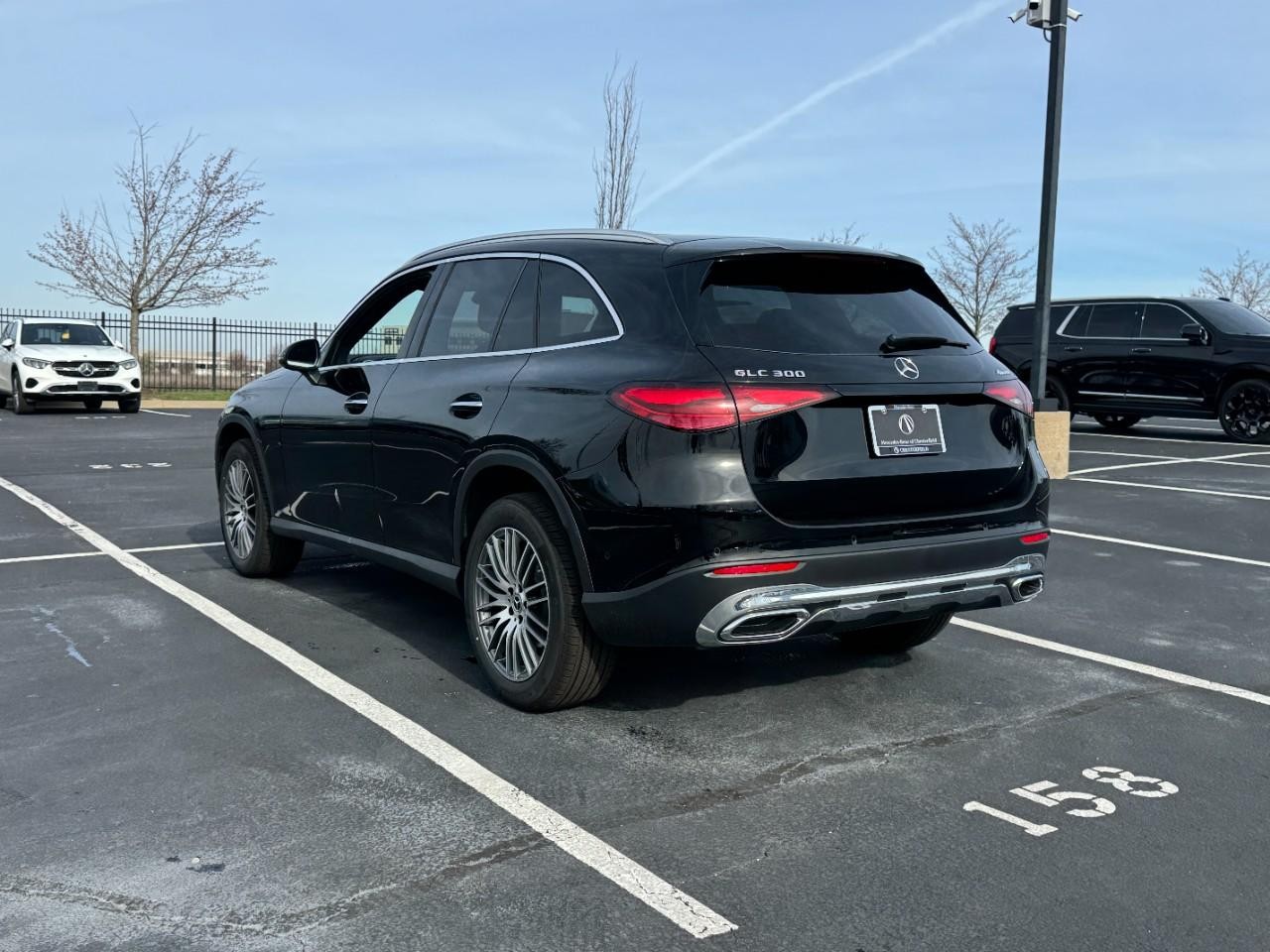 Mercedes-Benz GLC Vehicle Full-screen Gallery Image 3