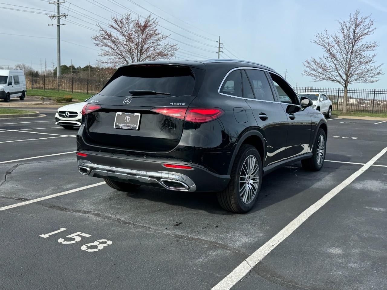 Mercedes-Benz GLC Vehicle Full-screen Gallery Image 4