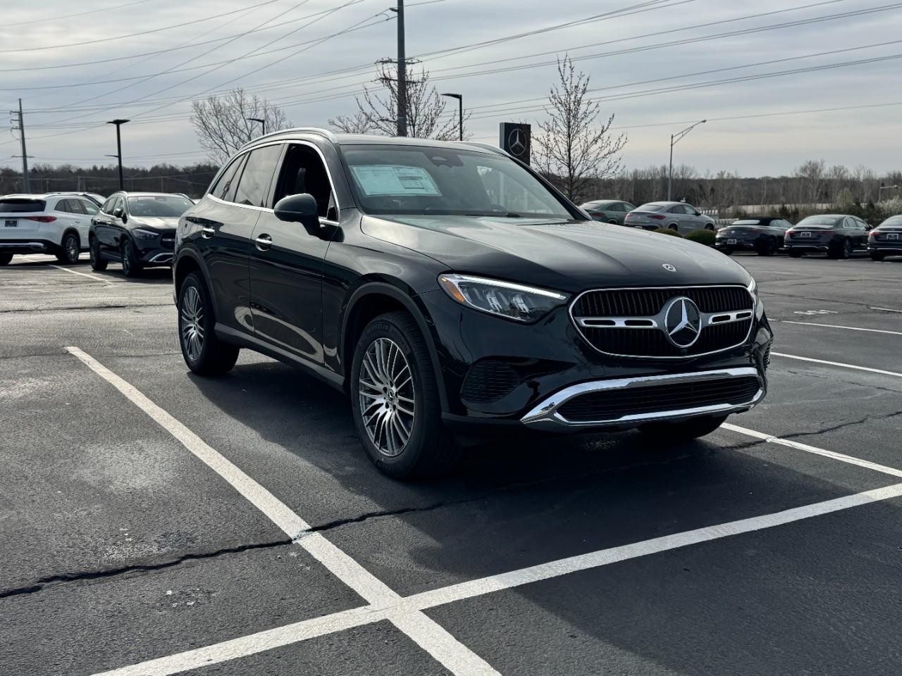 Mercedes-Benz GLC Vehicle Full-screen Gallery Image 6