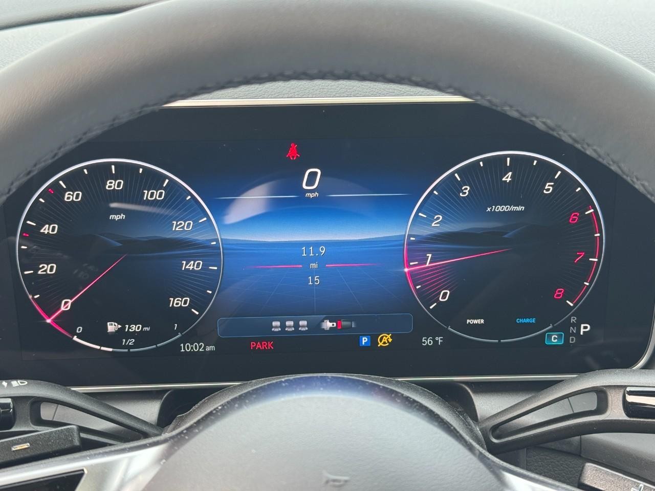 Mercedes-Benz GLC Vehicle Full-screen Gallery Image 32