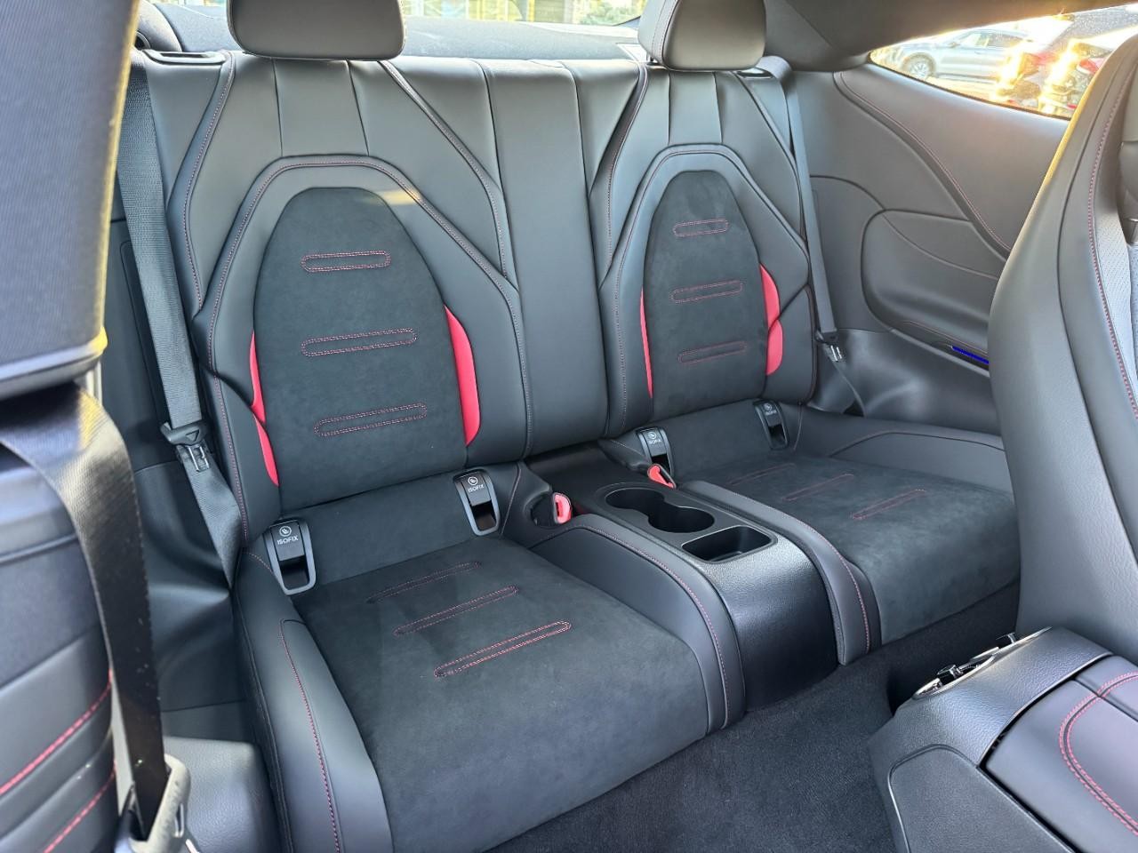 Mercedes-Benz CLE Vehicle Full-screen Gallery Image 10