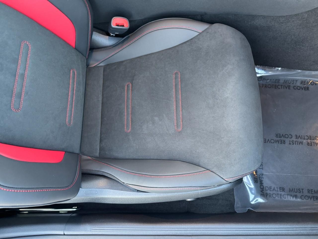 Mercedes-Benz CLE Vehicle Full-screen Gallery Image 17