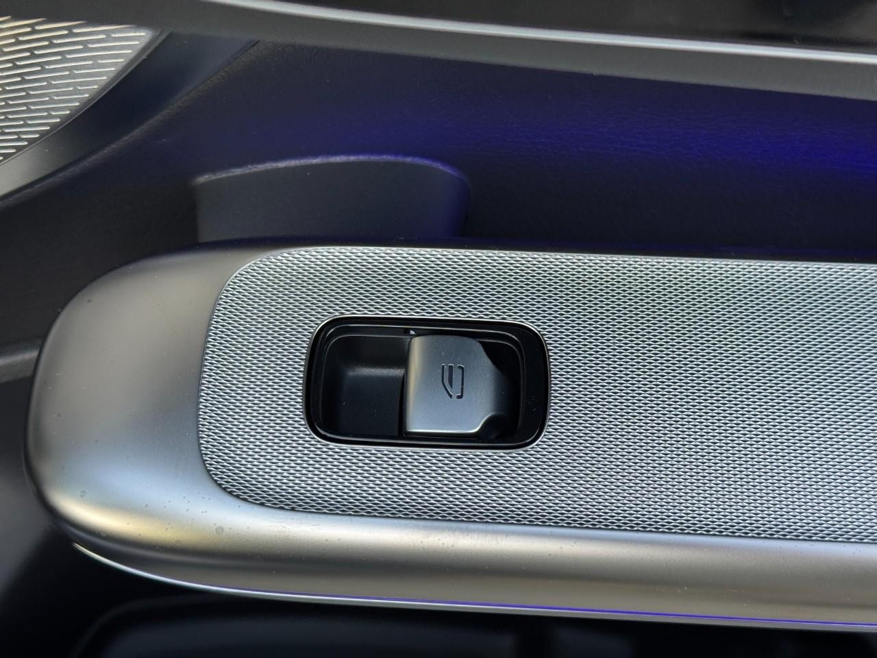 Mercedes-Benz CLE Vehicle Full-screen Gallery Image 21