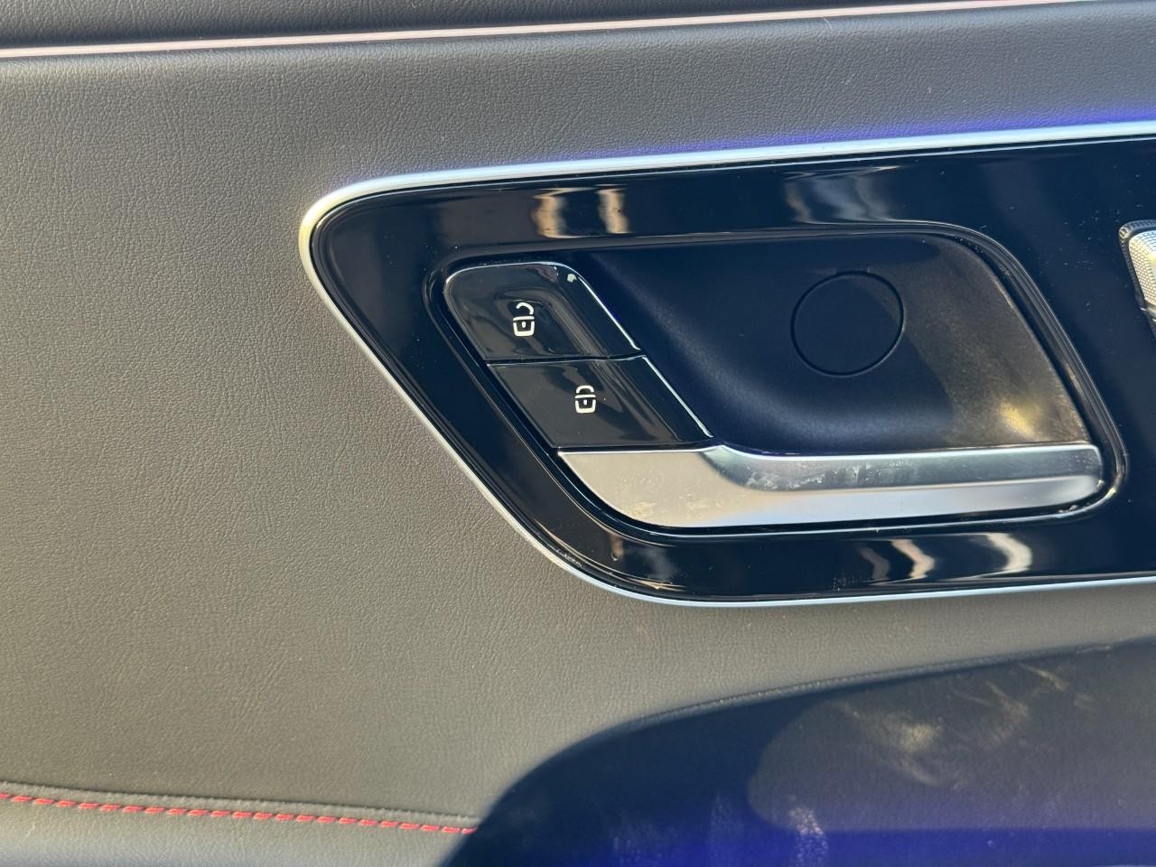 Mercedes-Benz CLE Vehicle Full-screen Gallery Image 23