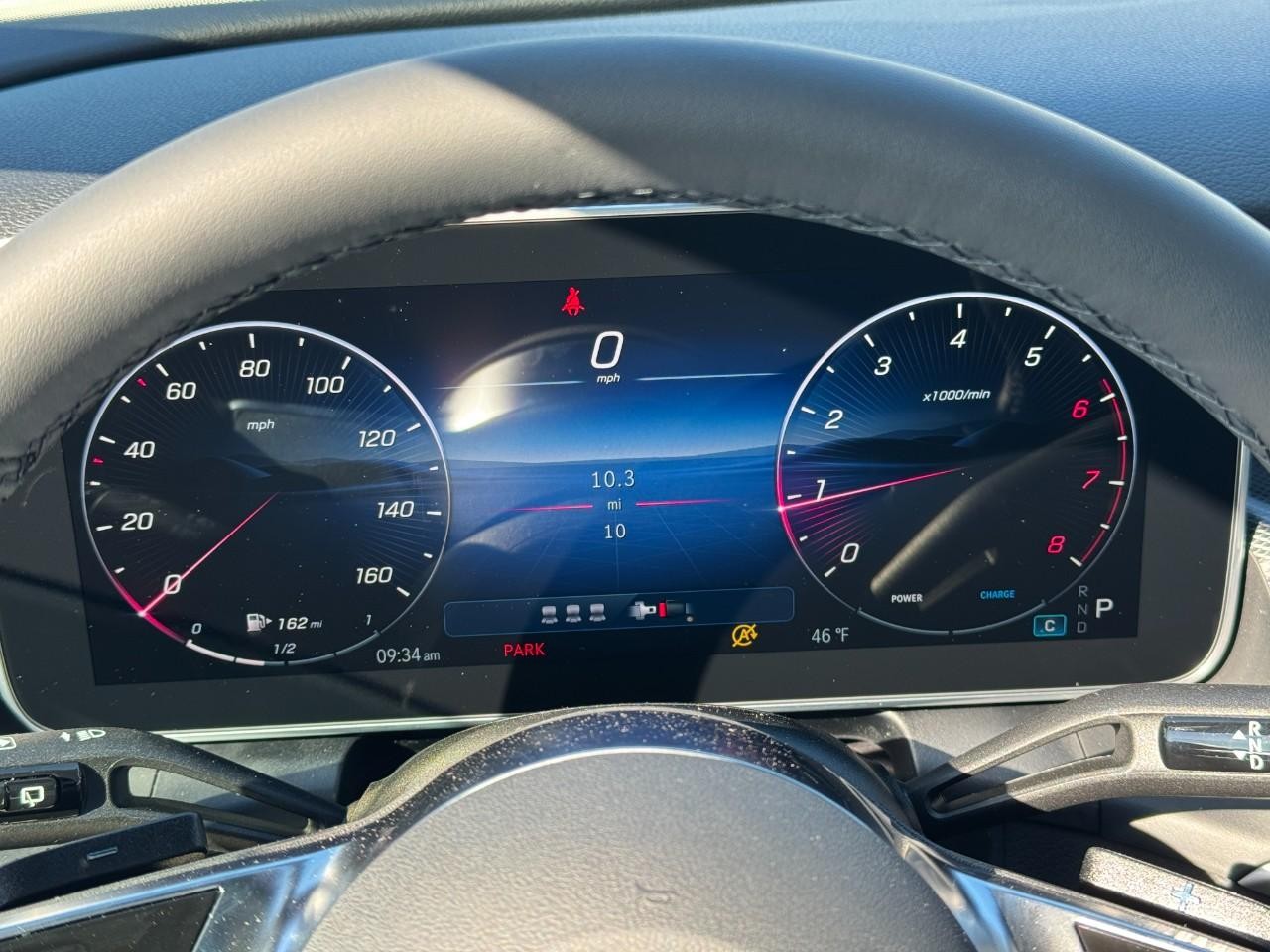 Mercedes-Benz GLC Vehicle Full-screen Gallery Image 32