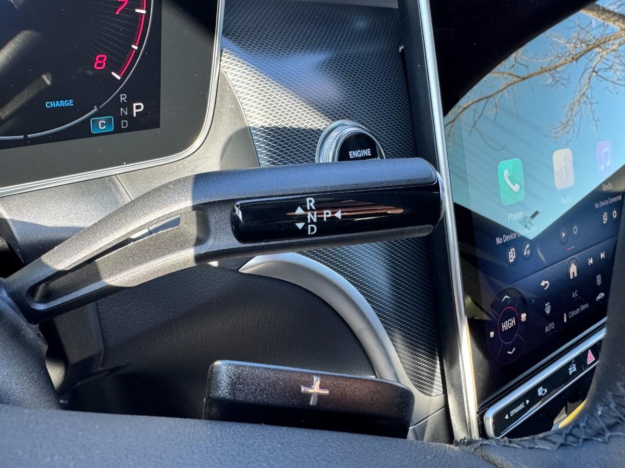 Mercedes-Benz GLC Vehicle Full-screen Gallery Image 33