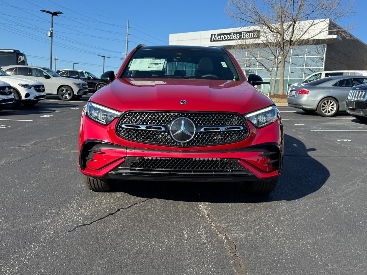 Mercedes-Benz GLC Vehicle Full-screen Gallery Image 6