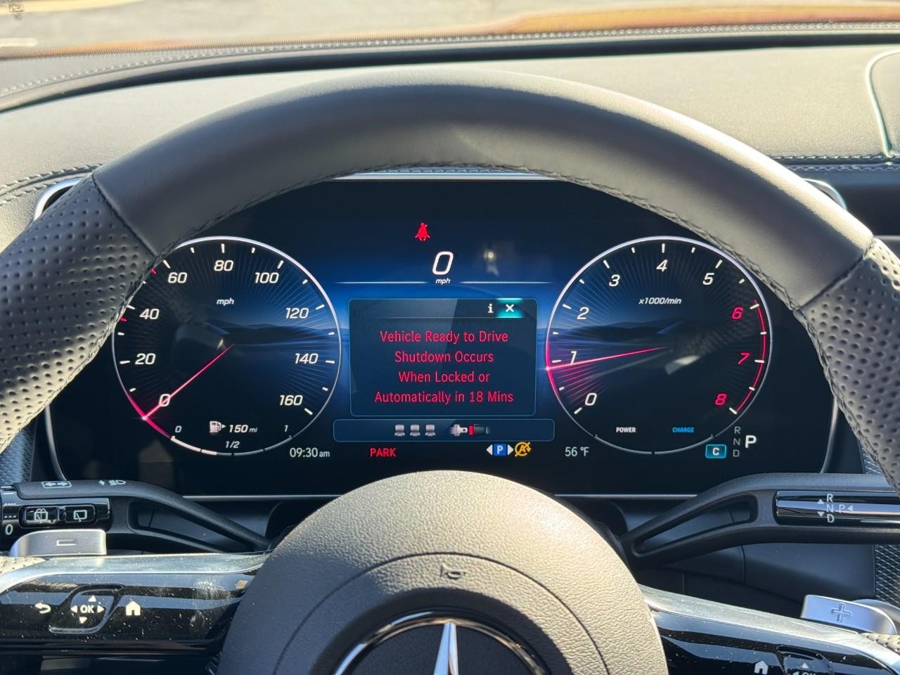 Mercedes-Benz GLC Vehicle Full-screen Gallery Image 31