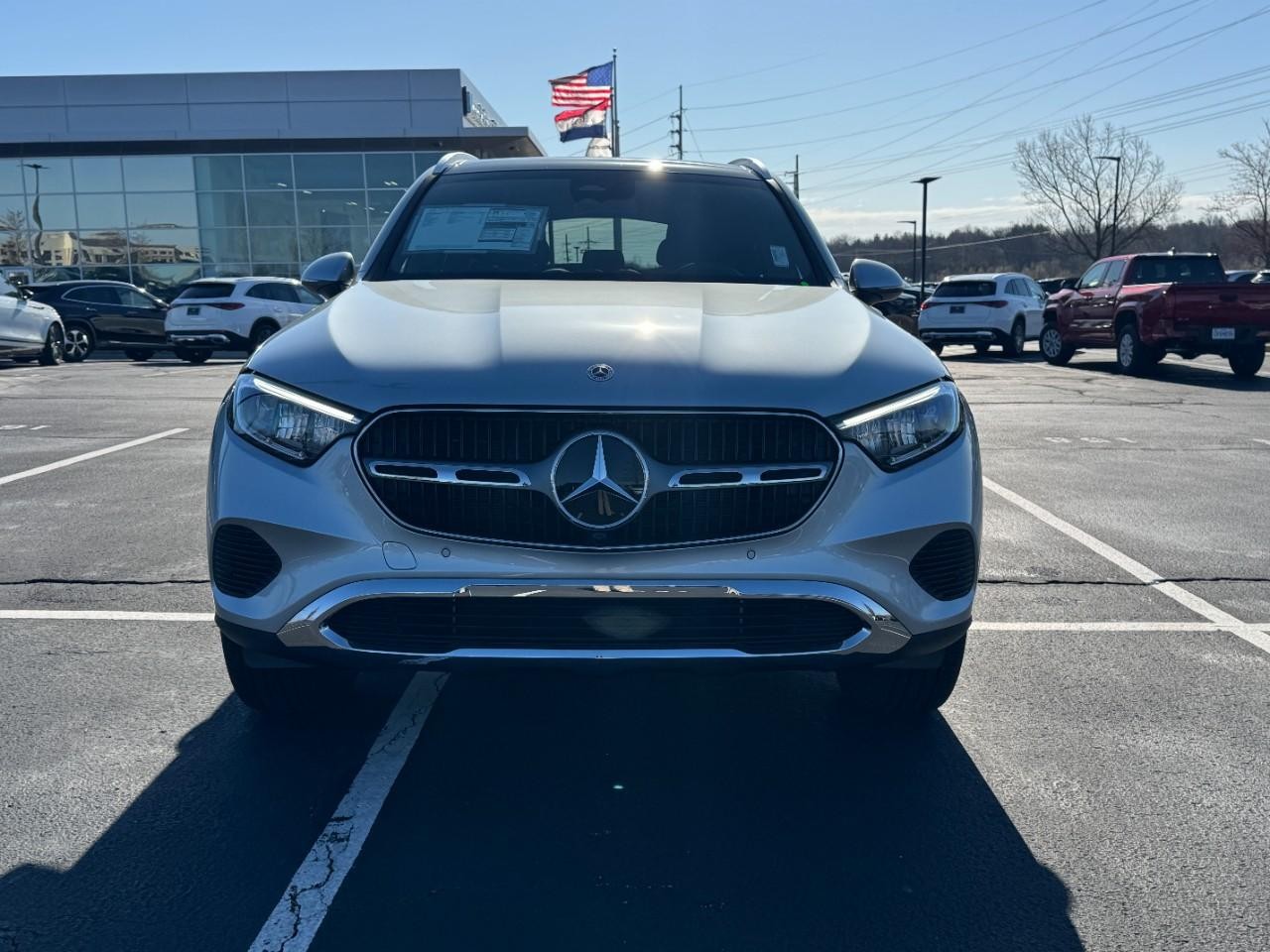 Mercedes-Benz GLC Vehicle Full-screen Gallery Image 7