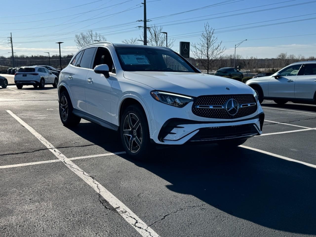 Mercedes-Benz GLC Vehicle Full-screen Gallery Image 6