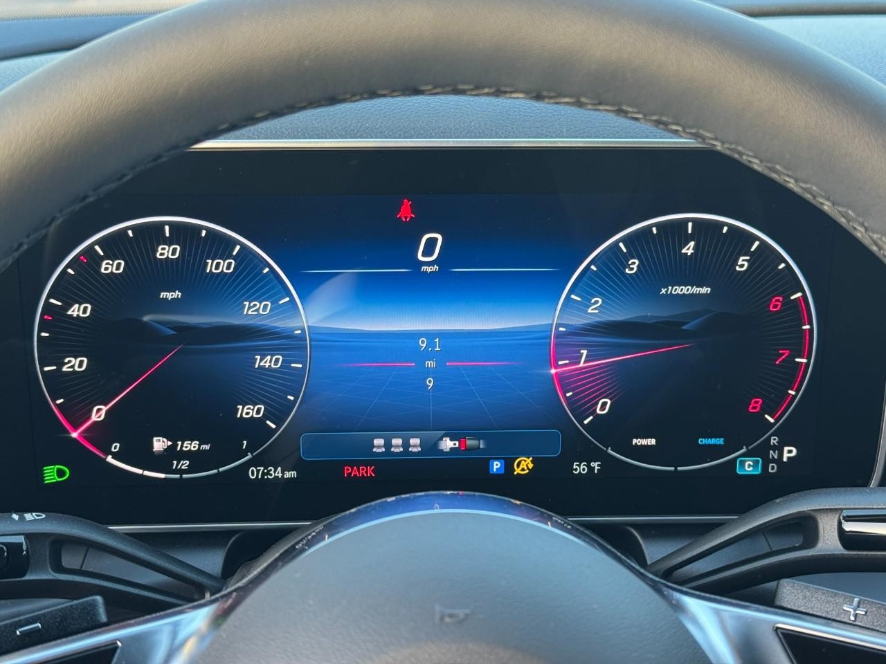 Mercedes-Benz GLC Vehicle Full-screen Gallery Image 31