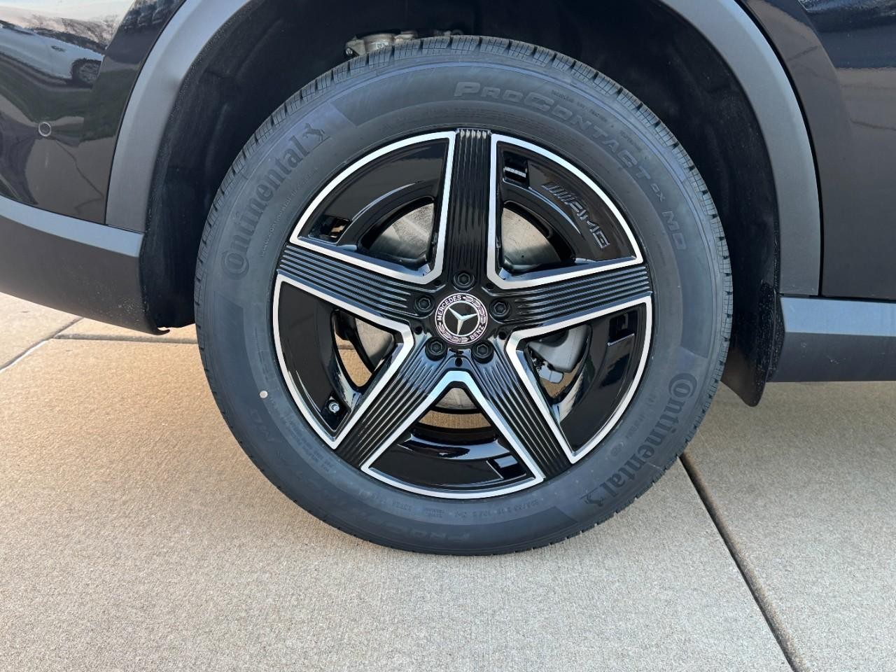 Mercedes-Benz GLC Vehicle Full-screen Gallery Image 5