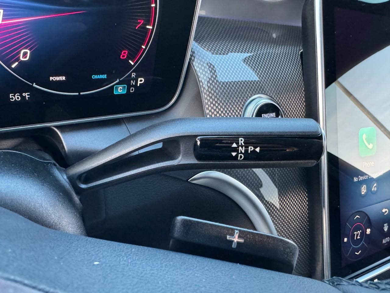 Mercedes-Benz GLC Vehicle Full-screen Gallery Image 33