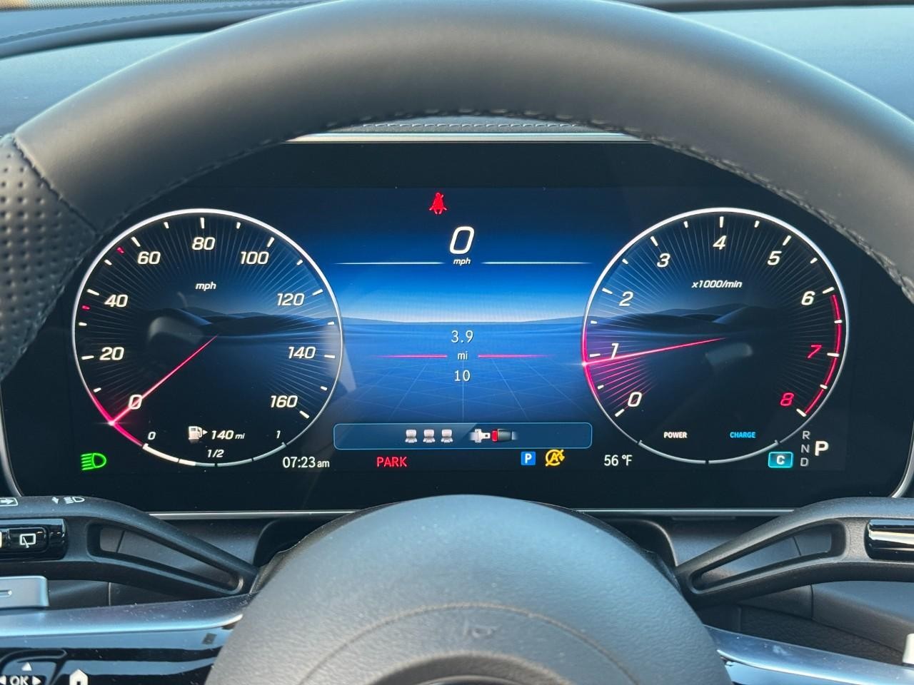 Mercedes-Benz GLC Vehicle Full-screen Gallery Image 33