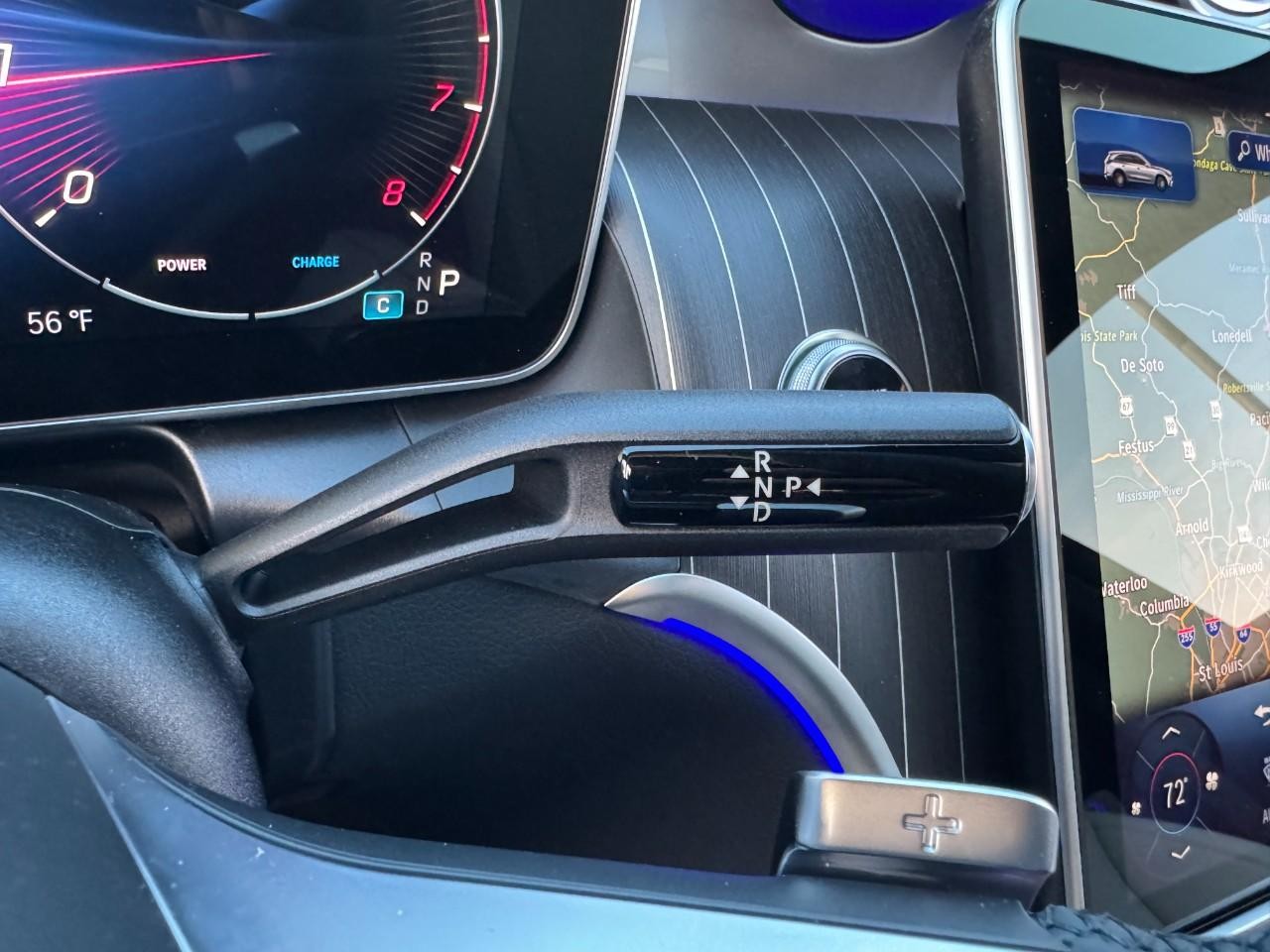 Mercedes-Benz GLC Vehicle Full-screen Gallery Image 34