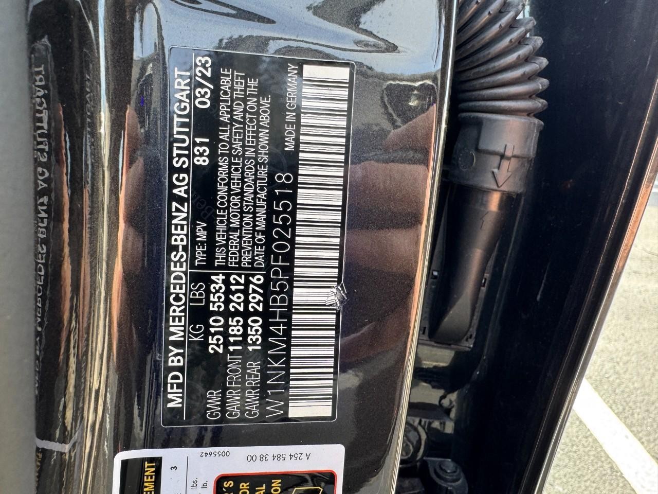 Mercedes-Benz GLC Vehicle Full-screen Gallery Image 36