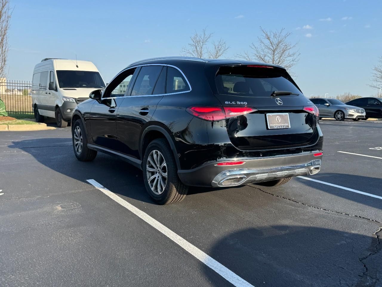 Mercedes-Benz GLC Vehicle Full-screen Gallery Image 3