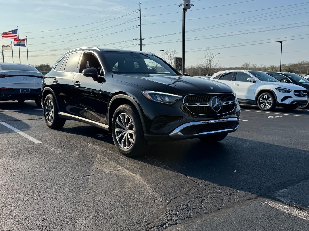 Mercedes-Benz GLC Vehicle Full-screen Gallery Image 6