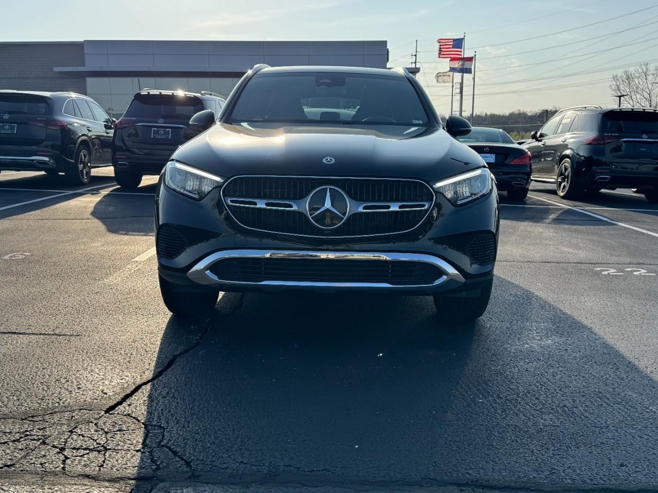 Mercedes-Benz GLC Vehicle Full-screen Gallery Image 7