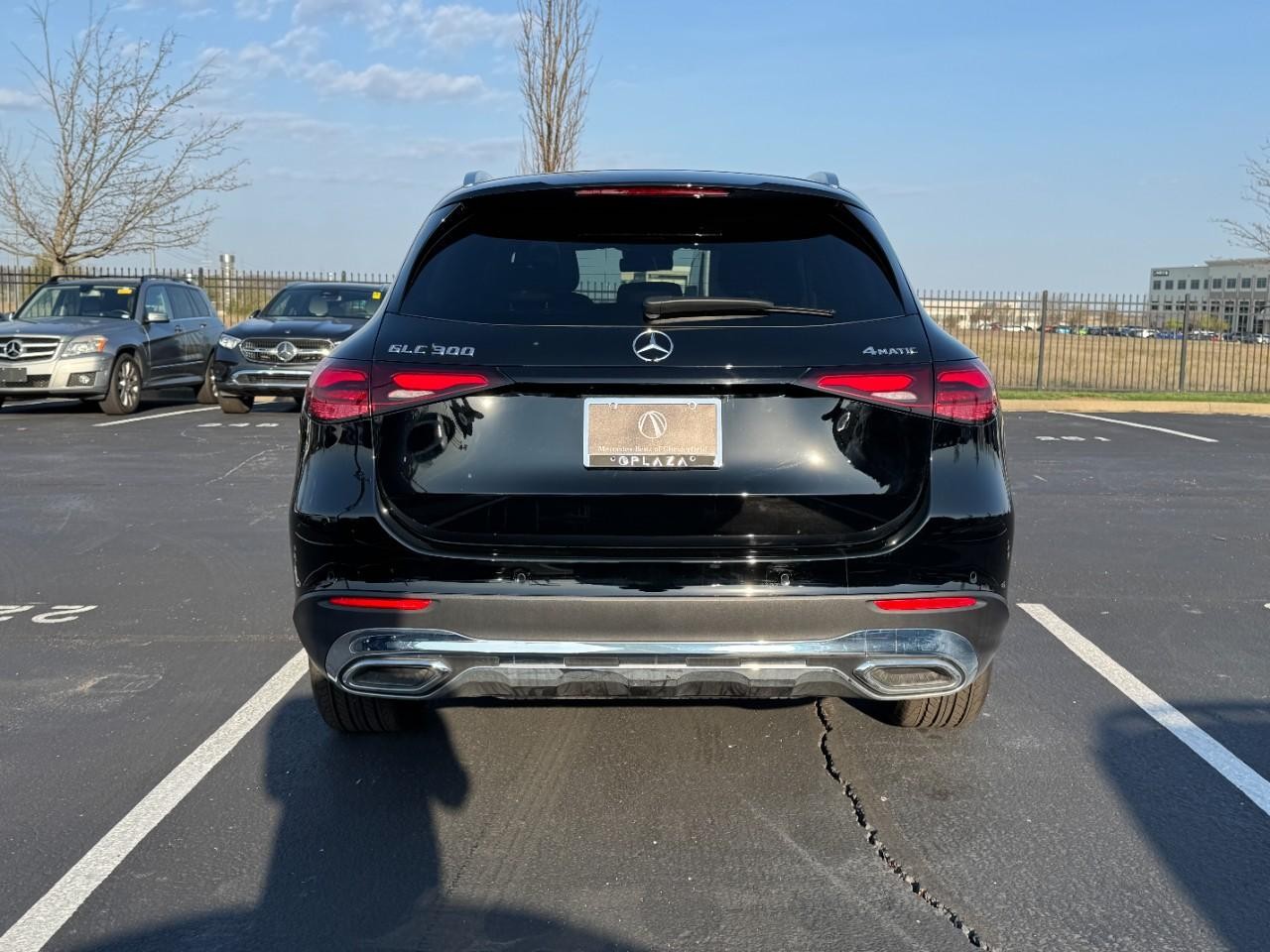 Mercedes-Benz GLC Vehicle Full-screen Gallery Image 9