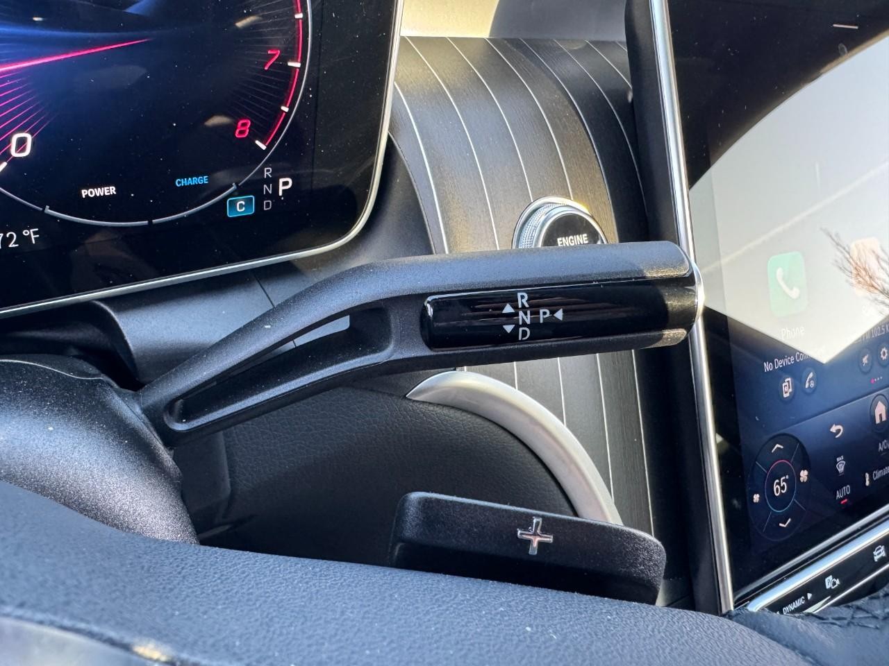 Mercedes-Benz GLC Vehicle Full-screen Gallery Image 33