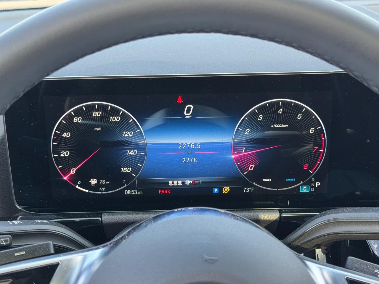 Mercedes-Benz GLA Vehicle Full-screen Gallery Image 33