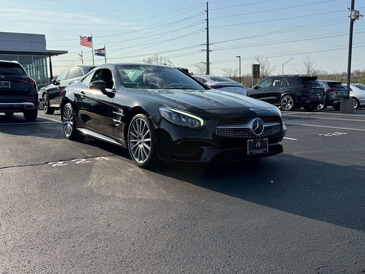 Mercedes-Benz SL Vehicle Full-screen Gallery Image 6