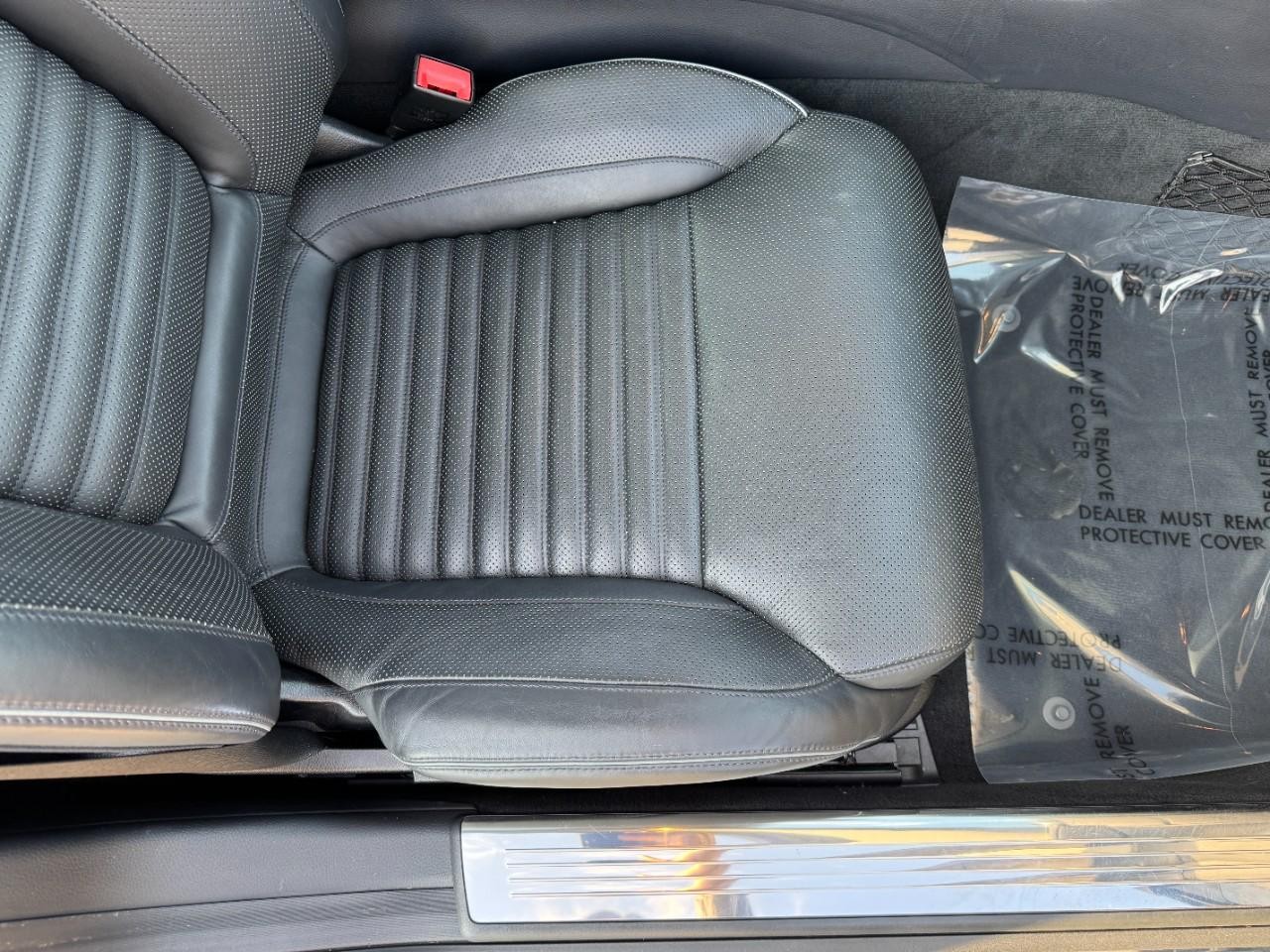 Mercedes-Benz SL Vehicle Full-screen Gallery Image 10